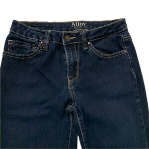 Alloy Siena jeans size 5/35.‎ Measures inseam 33”.